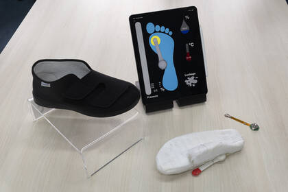 Eine neue KI‑Lösung zur Versorgung des diabetischen Fußsyndroms ist mit dem Preis "Ideas for Impact" ausgezeichnet worden. Das System soll Wundheilung beschleunigen und Pflegefachpersonen in der Dokumentation deutlich entlasten.