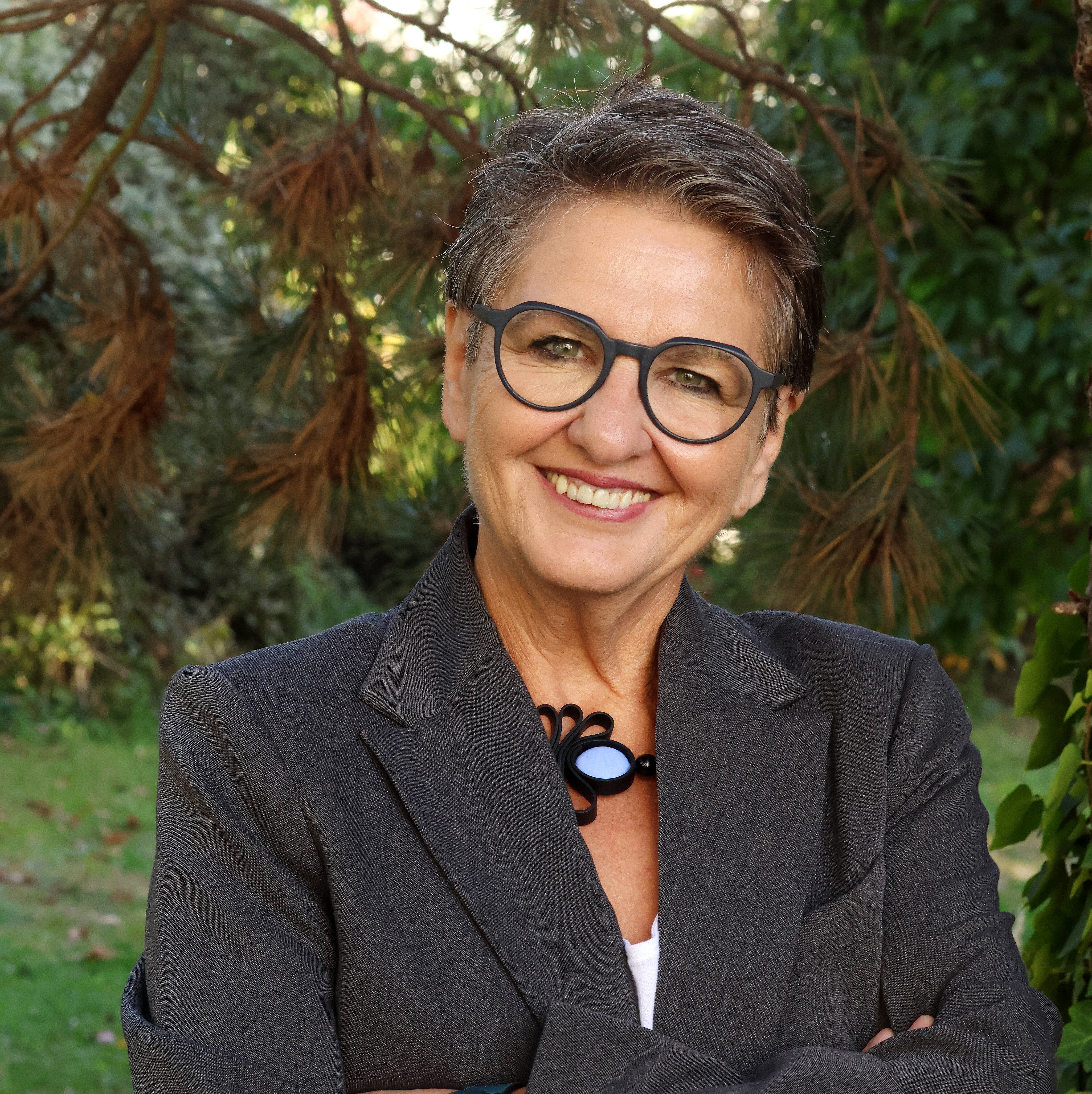 Prof. (FH) Mag. Prof. (FH) Mag. Adelheid Schönthaler