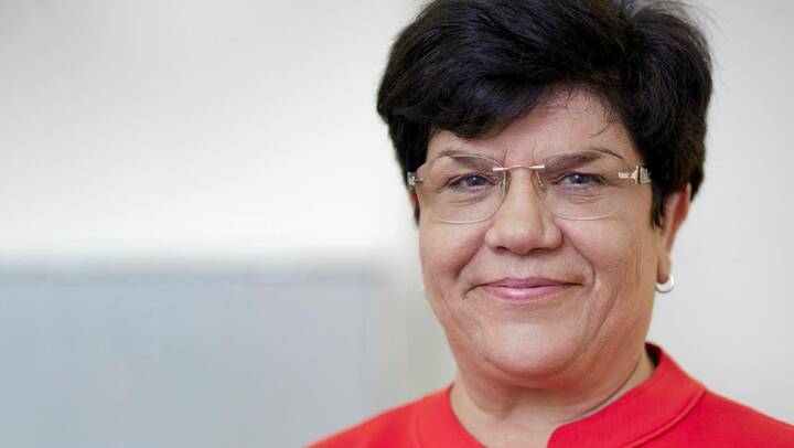 Die Pflegebevollmächtigte, Claudia Moll, bilanziert die Leistungen der aktuellen Bundesregierung zum Thema Pflege.