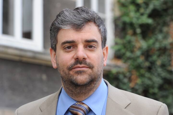 Die Initiative Pro-Pflegereform hat ein im Wesentlichen von Gesundheitsökonom Heinz Rothgang erarbeitetes Konzept für eine bedarfsorientierte Pflegevollversicherung vorgestellt. 