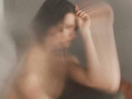 ME/CFS schränkt Betroffene stark ein. In Österreich unterstützt nun ein Pflegeleitfaden Fachpersonen bei der Versorgung der Erkrankten.