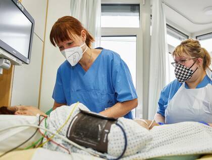 Ein Pflegeteam des Klinikums der Medizinischen Hochschule Hannover hat ein neues Übergabeformat entwickelt. 