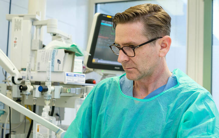 Krankenhäuser ringen um Intensivpflegekräfte