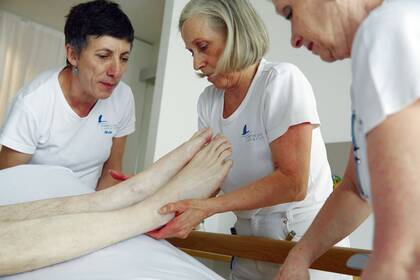 Das Projekt "DekubiTel" untersucht, ob und wie "smarte" Kleidung dazu beitragen kann, die Entstehung von Druckwunden frühzeitig anzuzeigen. 