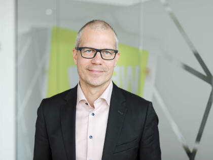 Boris Augurzky fordert das Aus fürs Pflegebudget – und erklärt, wie Produktivität trotz gedeckelter Finanzierung gesichert werden kann.