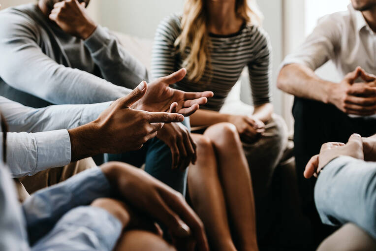 Das Pflegepersonal will einen Entlastungstarifvertrag, die Arbeitgeberseite zeigt sich wenig kompromissbereit und argumentiert mit rechtlichen Hürden. Zu Recht?