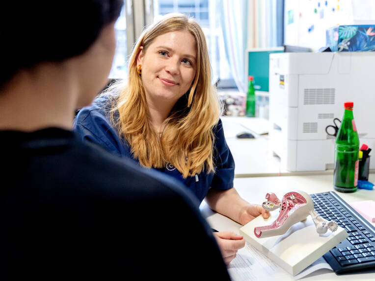 Endometriose: Hilfe durch spezialisierte Pflege