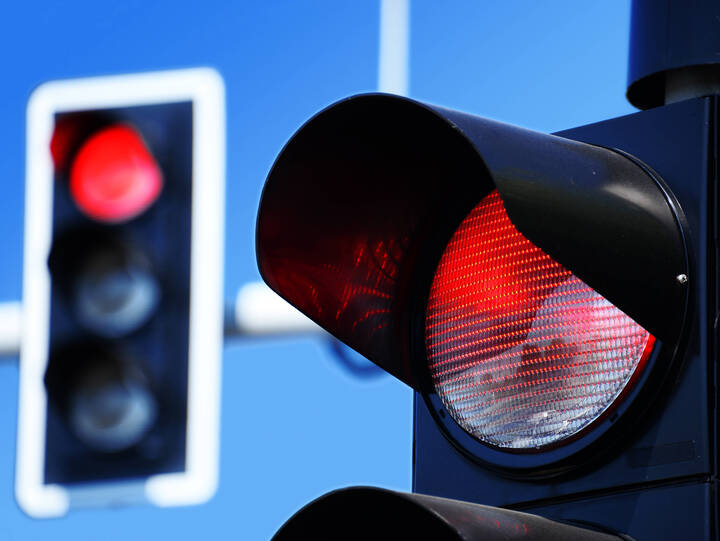 Kritik an der geplanten Pflegereform kommt auch aus der Pflegewissenschaft: Der Professor für Klinische Pflege, Stefan Schmidt, schreibt in den Sozialen Medien, dass dieser Ansatz in seiner Grundlogik falsch sei.  