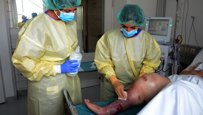 Expertenstandard "Pflege von Menschen mit chronischen Wunden, 2. Aktualisierung 2025" des DNQP verfügbar. Expertenstandard "Pflege von Menschen mit chronischen Wunden, 2. Aktualisierung 2025" des DNQP verfügbar.