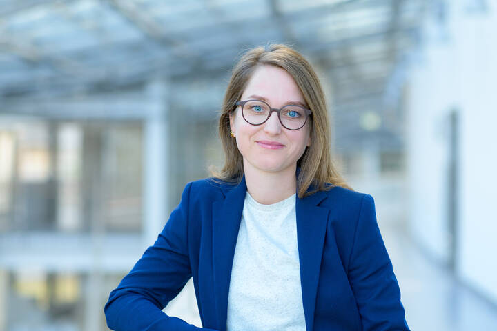 Forschungsschwerpunkte der Pflegewissenschaftlerin sind Patientensicherheit und Versorgungsqualität in der Intensivpflege.