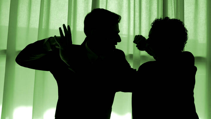 Pflege- und Betreuungspersonal oft von sexueller Belästigung und Gewalt der von ihnen beruflich betreuten Menschen betroffen. 