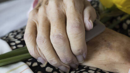 Die Staatsanwaltschaft in Aachen wirft ehemaligem Mitarbeiter eines Klinikum in Würselen fünffachen Mord sowie 25-mal versuchten Mord vor. Die Staatsanwaltschaft in Aachen wirft ehemaligem Mitarbeiter eines Klinikum in Würselen fünffachen Mord sowie 25-mal versuchten Mord vor.