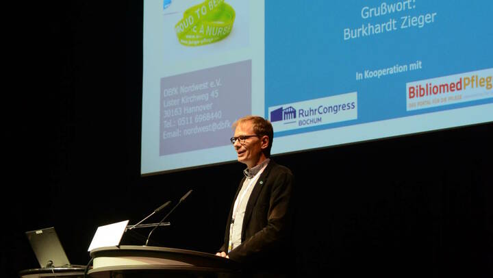 Junge Pflege Kongress: "Nehmt eure Belange selbst in die Hand!"