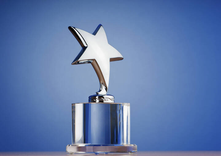 Der Korian Stiftungsaward geht in diesem Jahr an eine Hamburger Initiative, die von Pflegefachpersonen begleitete Reisen für Menschen mit Unterstützungsbedarf organisiert. 