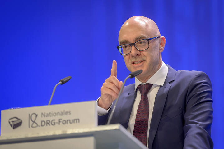 Heimig will nur das Nötigste ausgliedern