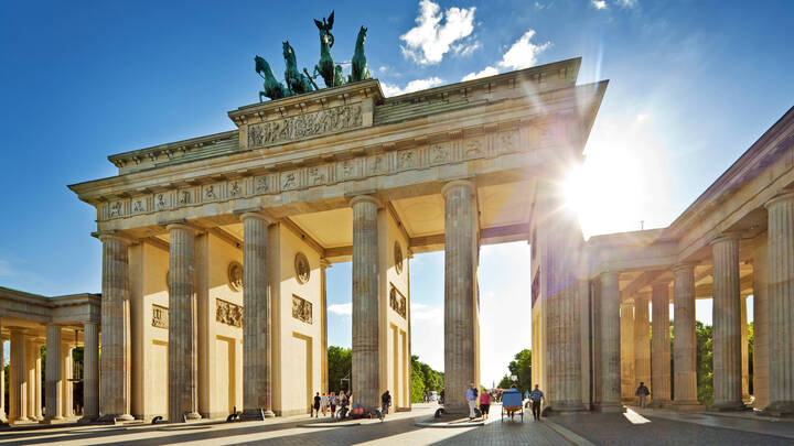 Die Kampagne #PflegeJetztBerlin setzt sich seit 2019 für bessere Arbeitsbedingungen, Wertschätzung und eine starke Pflege in der Hauptstadt ein.