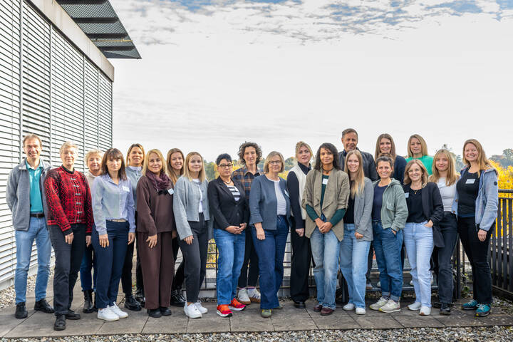 Die RoMed Kliniken in Bayern wurden für sechs innovative Konzepte in der Praxisanleitung der Pflegeausbildung ausgezeichnet. Ziel: bessere Anleitung und Bindung.