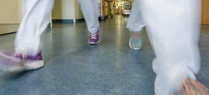 Spahn will, dass Pflegende mehr arbeiten