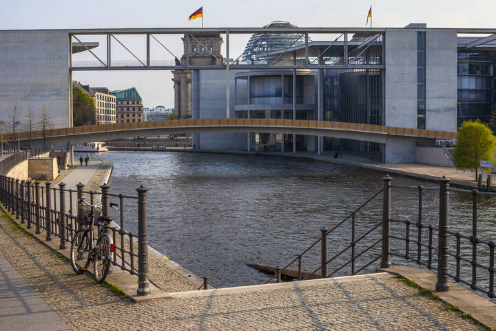 Bundestag und Bundesrat starten diesen Freitag ins parlamentarische Verfahren des umstrittenen GKV-Beitragsstabilisierungsgesetzes.
