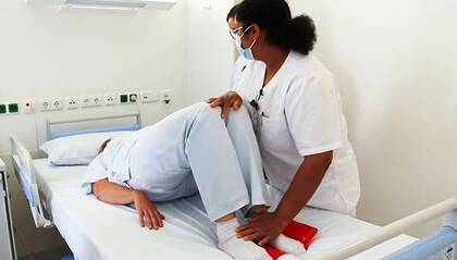 Innerhalb von 3 Monaten während des laufenden Stationsbetriebs einen Kinästhetik-Grundkurs zu absolvieren, soll am UKSH dauerhaft umgesetzt werden. 