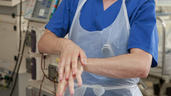 Die richtige Handhygiene kann die Ausbreitung von Infektionskrankheiten minimieren. Vor allem in Gesundheitseinrichtungen ist Händehygiene essentiell. 