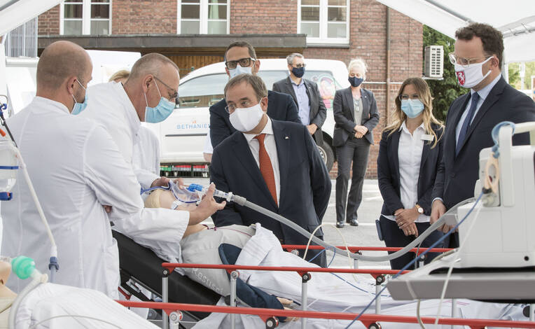 Das Krankenhaus Bethanien in Moers intubiert Patienten erst dann, wenn alle anderen Möglichkeiten ausgeschöpft sind – mit eindrucksvollen Ergebnissen. 