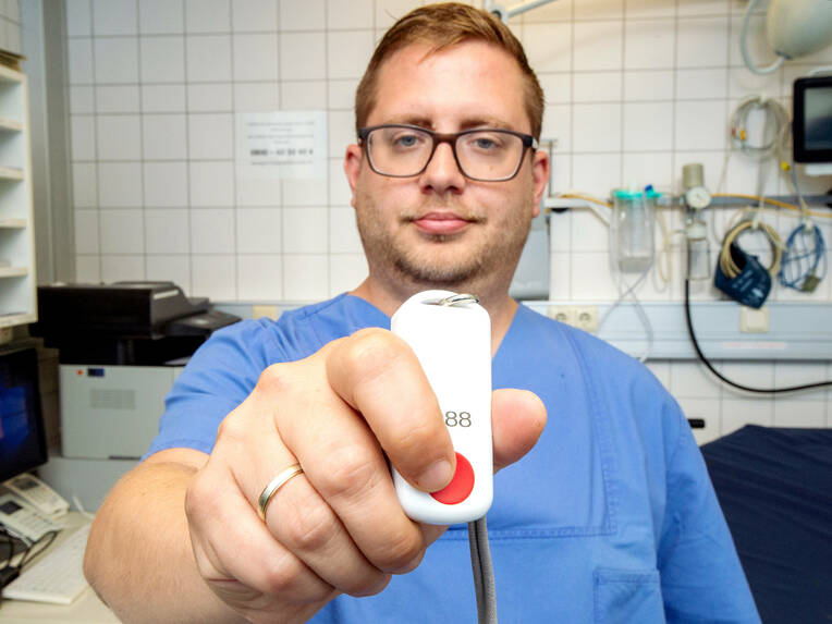Das DGD Krankenhaus Sachsenhausen hat auf gewalttätige Übergriffe in Notaufnahmen reagiert und ein umfassendes Gewaltschutzkonzept entwickelt.