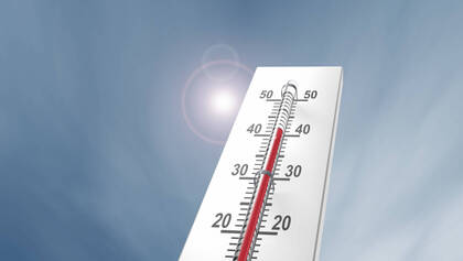 Ein Bündnis aus Akteuren des Gesundheitswesens fordert die konsequente Stärkung des Hitzeschutzes und darin die Einbindung der Pflege. Ein Bündnis aus Akteuren des Gesundheitswesens fordert die konsequente Stärkung des Hitzeschutzes und darin die Einbindung der Pflege.