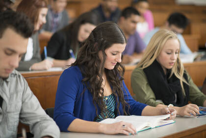 Dass sich pflegewissenschaftliche Forschung und Lehre im universitären Umfeld ansiedele, sei "ausgesprochen positiv", wertete die VdPB. Dass sich pflegewissenschaftliche Forschung und Lehre im universitären Umfeld ansiedele, sei "ausgesprochen positiv", wertete die VdPB.