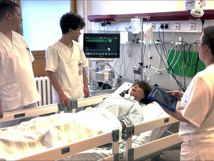 Vertiefungsprogramm für Pflegeabsolventen: Die Medizinische Universität Lausitz – Carl Thiem erweitert Kompetenzen in Innerer Medizin und Intensivpflege für spezialisierte Karrierewege.