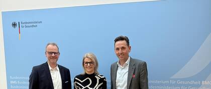 Der Verband für digitale Standards in der Pflege (VdSP) fordert neun Milliarden Euro für digitale Pflege. Ziel: bessere Ausstattung, Qualifizierung und Standards für die Pflegepraxis.