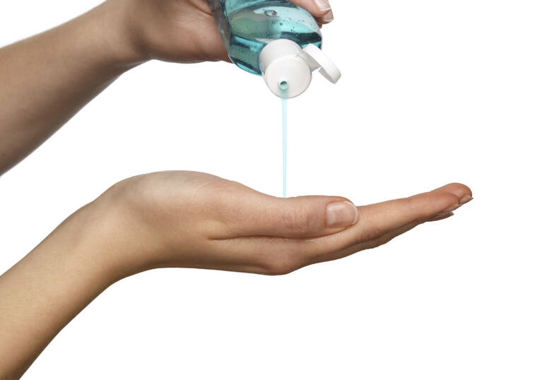Weniger Infektionen ohne Ringe und Nagellack?