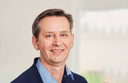 Warum die Unabhängigkeit von Pflegefachpersonen in Führungspositionen in pflegerischen Angelegenheiten entscheidend ist. 