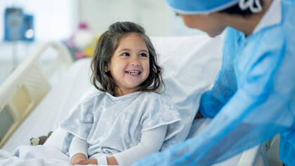 Die VdPB hat dem bayerischen Gesundheitsministerium ein neues Weiterbildungskonzept für die pädiatrische Pflege übergeben. Es soll die generalistische Ausbildung ergänzen und bundesweit anschlussfähig sein.