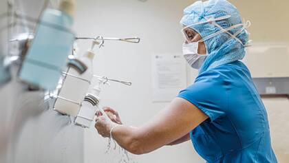 Der arzneimittelresistente Pilz Candidozyma auris breitet sich rasch in europäischen Krankenhäusern aus: ECDC fordert dringende Maßnahmen.