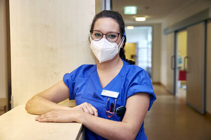 Über das vom Bundesinstitut für Berufsbildung beauftragte Projekt "Hochschulische Pflegeausbildung und Berufseinstieg (HPABE)". 