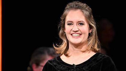 Poetry-Slammerin Leah Weigand weiß aus eigener Erfahrung, was eine Pflegefachperson tut - Arztserien machen sie deshalb wütend, wie sie erzählt.