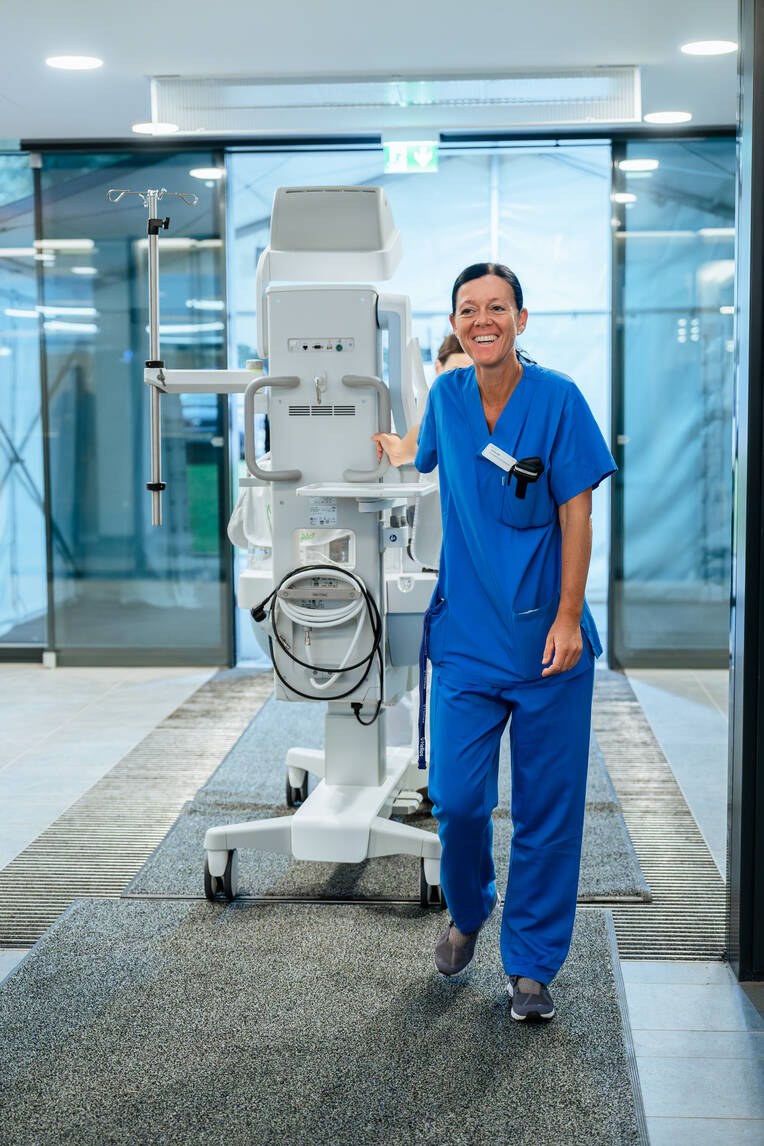 Die Helios Dr. Horst Schmidt Kliniken Wiesbaden sind im Oktober mit 30 Fachabteilungen im laufenden Betrieb in einen Neubau gezogen.
