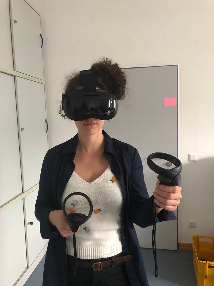Einrichten der VR-Brille und der Aktionsfläche.