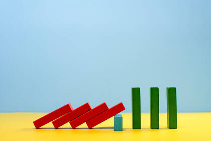 Eine Allianz aus Krankenkassen, Arbeitgebern und Pflegeverbände kritisiert das neue Anerkennungsgesetz: Ausländische Pflegende blieben außen vor. Sie fordern eine Kompetenzvermutung für einen schnelleren Berufseinstieg.