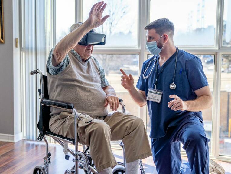 Welche digitalen Pflegetechnologien sind aktuell verfügbar oder befinden sich derzeit in der Entwicklung? 