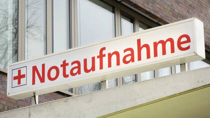 Die Notaufnahmen in Deutschland melden 2023 einen Höchststand an Patienten.