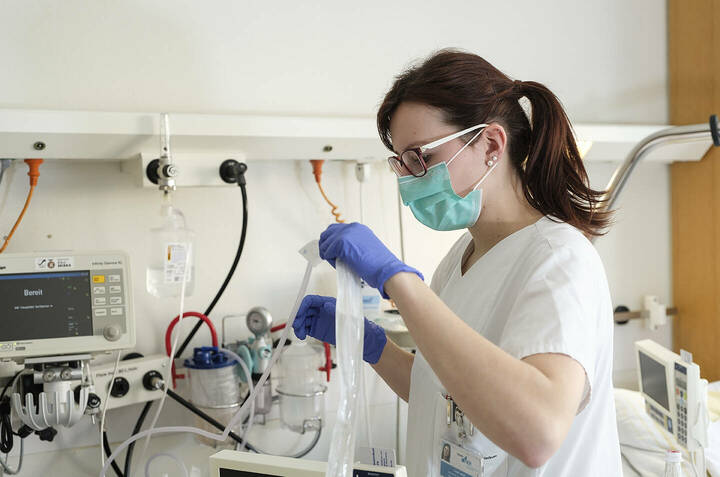 Längst noch keine Gleichstellung im Frauenberuf Pflege