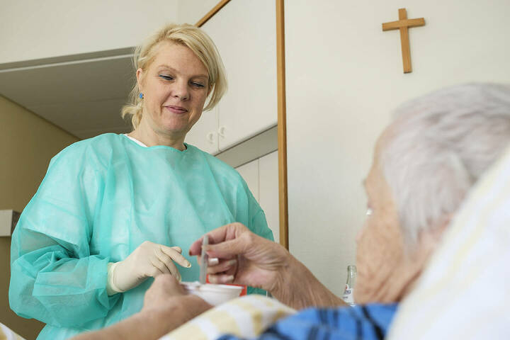 Kritische Ergebnisse einer Evaluationsstudie würden ignoriert, bemängelt die Landespflegekammer Rheinland-Pfalz. 