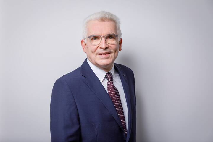 Frank-Ulrich Wiener wird Ameos-Vorstand
