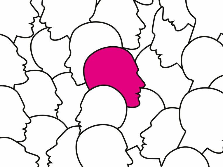 Die Rekrutierung ausländischer Pflegekräfte ist zwingend notwendig. Doch die Anerkennung ausländischer Berufsqualifikationen gestaltet sich aufwendig. 
