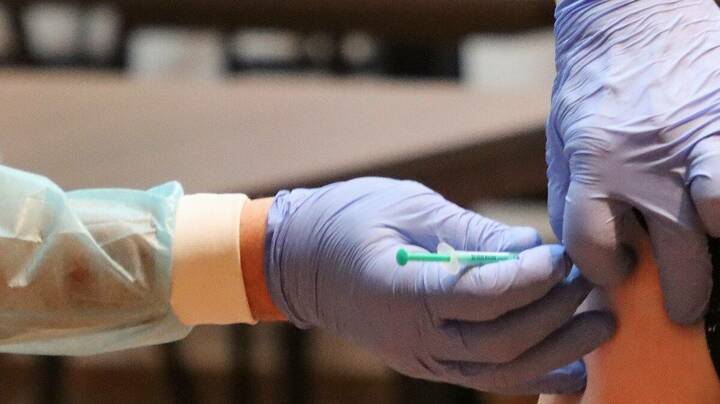 Einen für Pflegepersonal möglichst einfachen Zugang zu Impfungen fordert der Pflegebevollmächtigte der Bundesregierung.