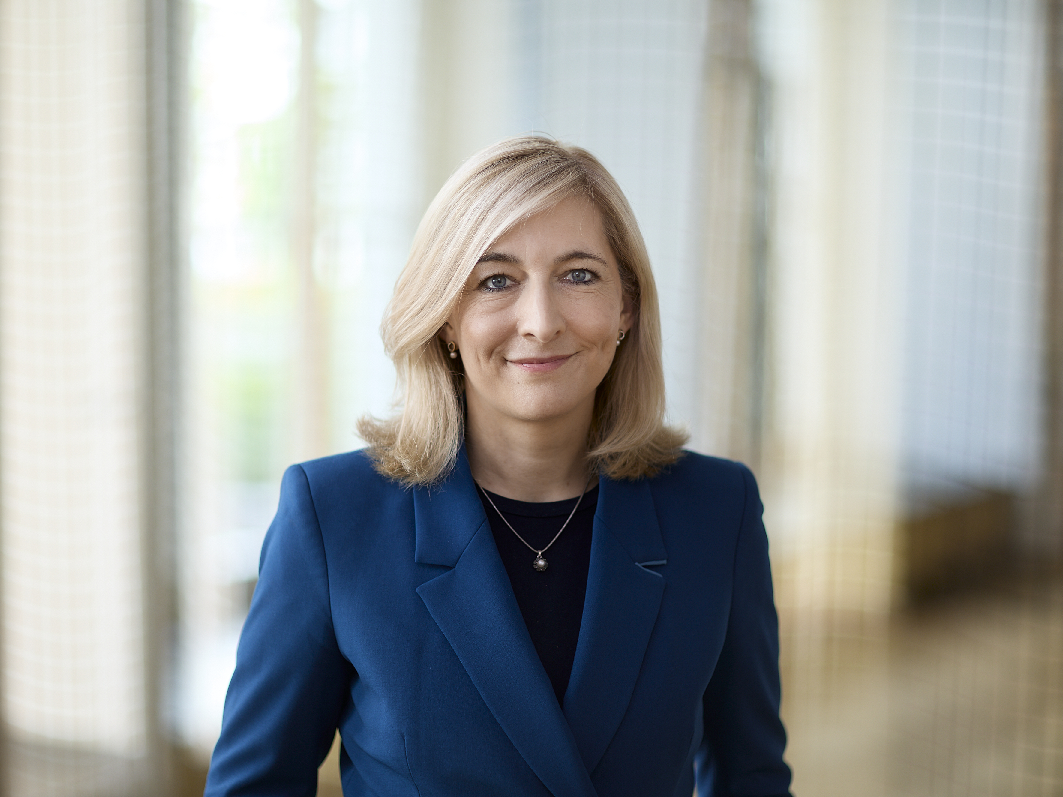 Für die Pflegeversicherung liegt jetzt ein Sanierungskonzept auf dem Tisch – mit einigen Mehrbelastungen, die auf heftige Proteste stoßen. Ministerin Nina Warken rechtfertigt die vorgesehenen Maßnahmen.